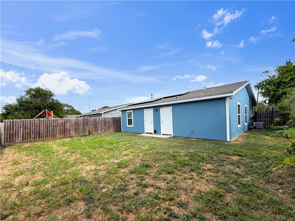 1914 Lipan St Property Photo 19