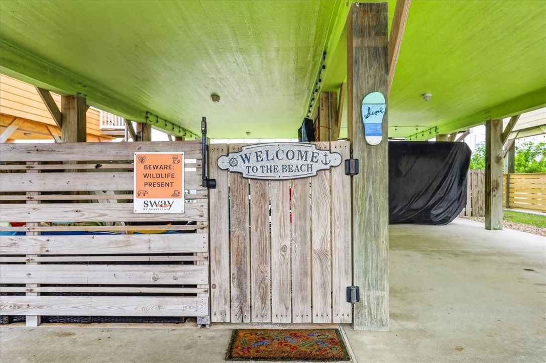 1698 Fishermans Cove Property Photo 3