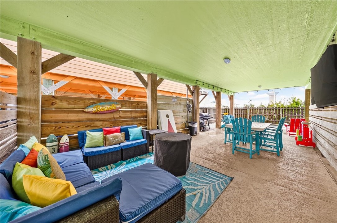 1698 Fishermans Cove Property Photo 12