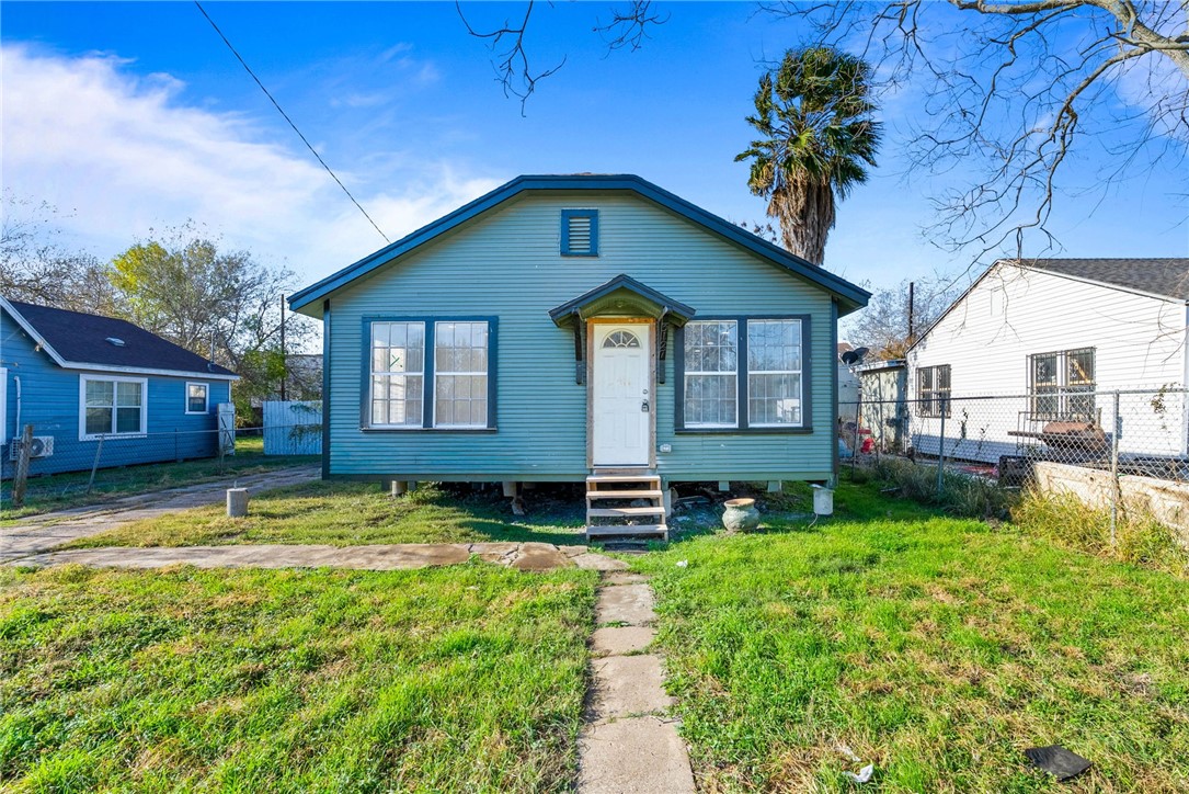 3127 Magnolia St Property Photo 1