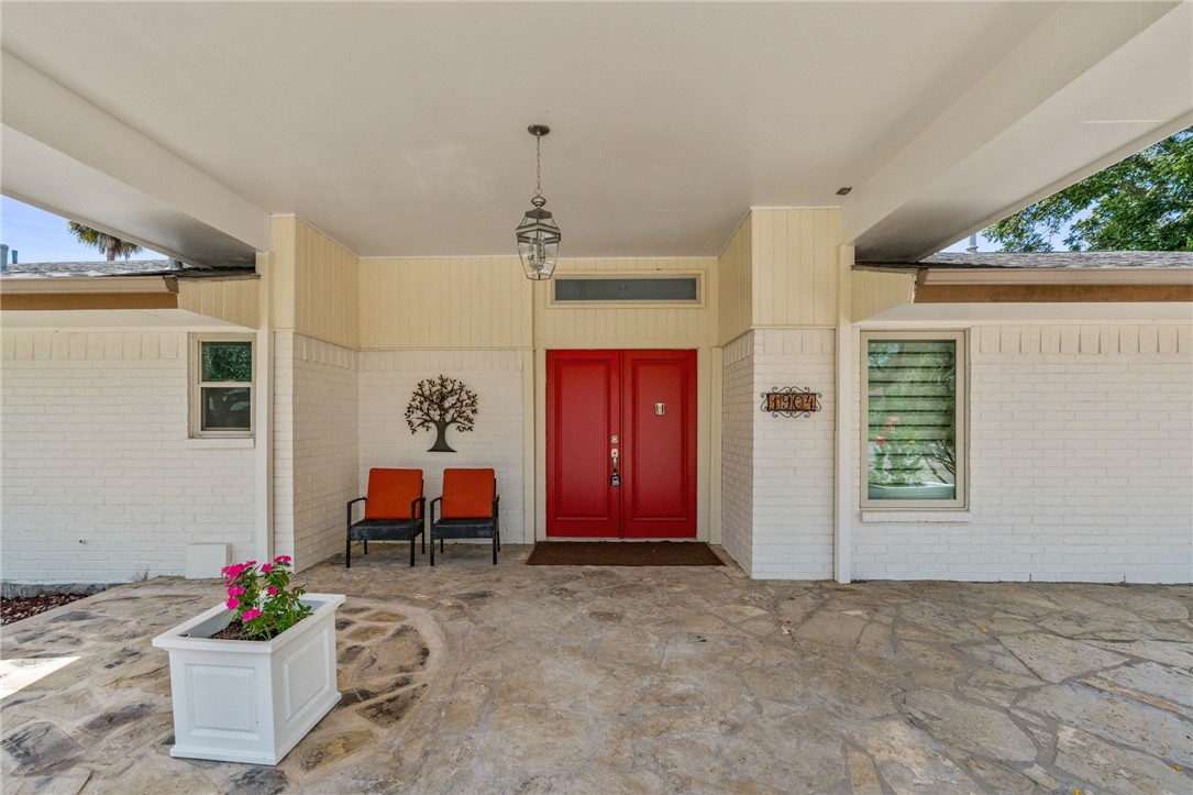 1904 Helen St Property Photo 4