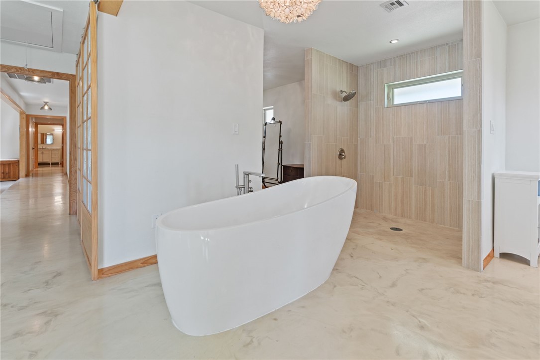 1904 Helen St Property Photo 23