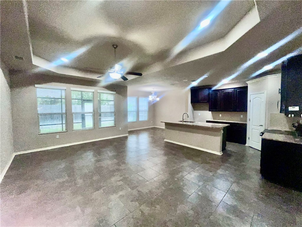 2113 Anacua St Property Photo 4