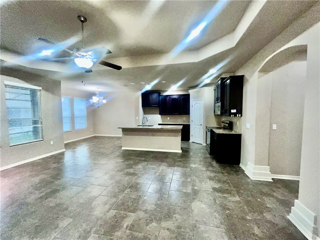 2113 Anacua St Property Photo 5