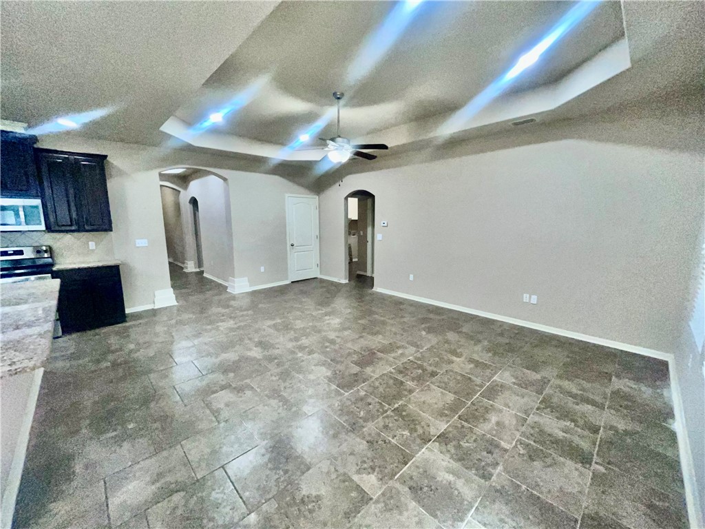 2113 Anacua St Property Photo 9