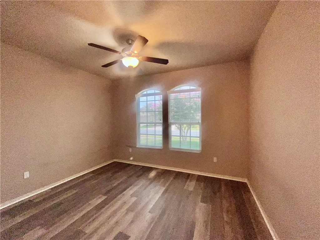 2113 Anacua St Property Photo 19