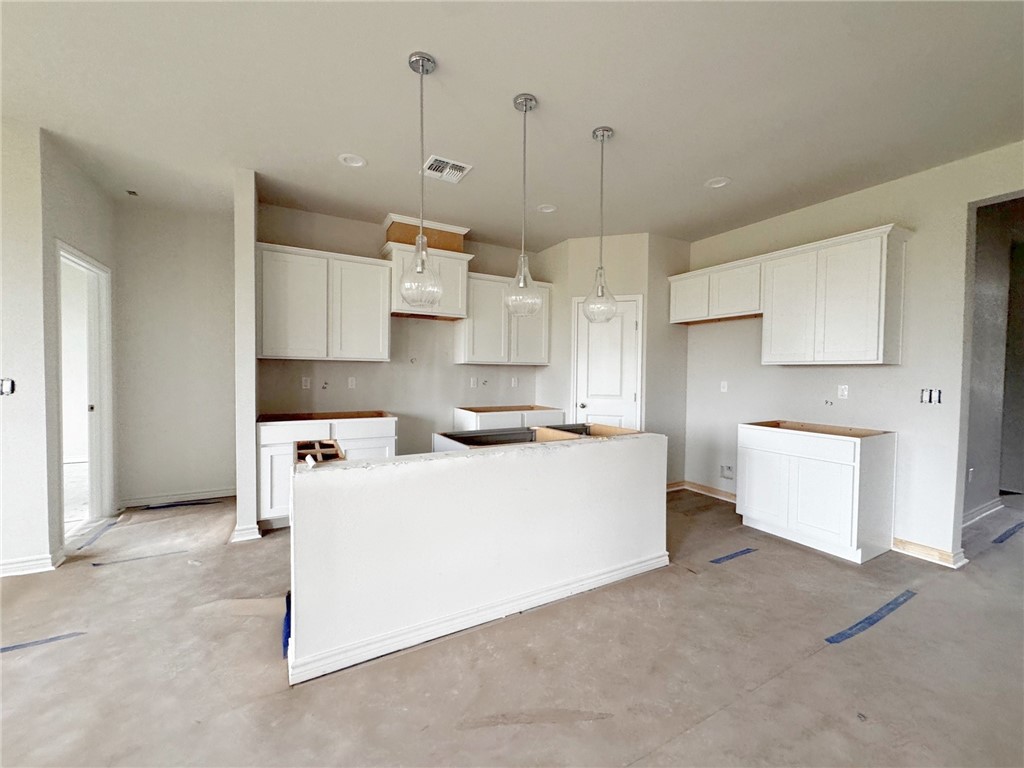 2610 Westeros St Property Photo 3