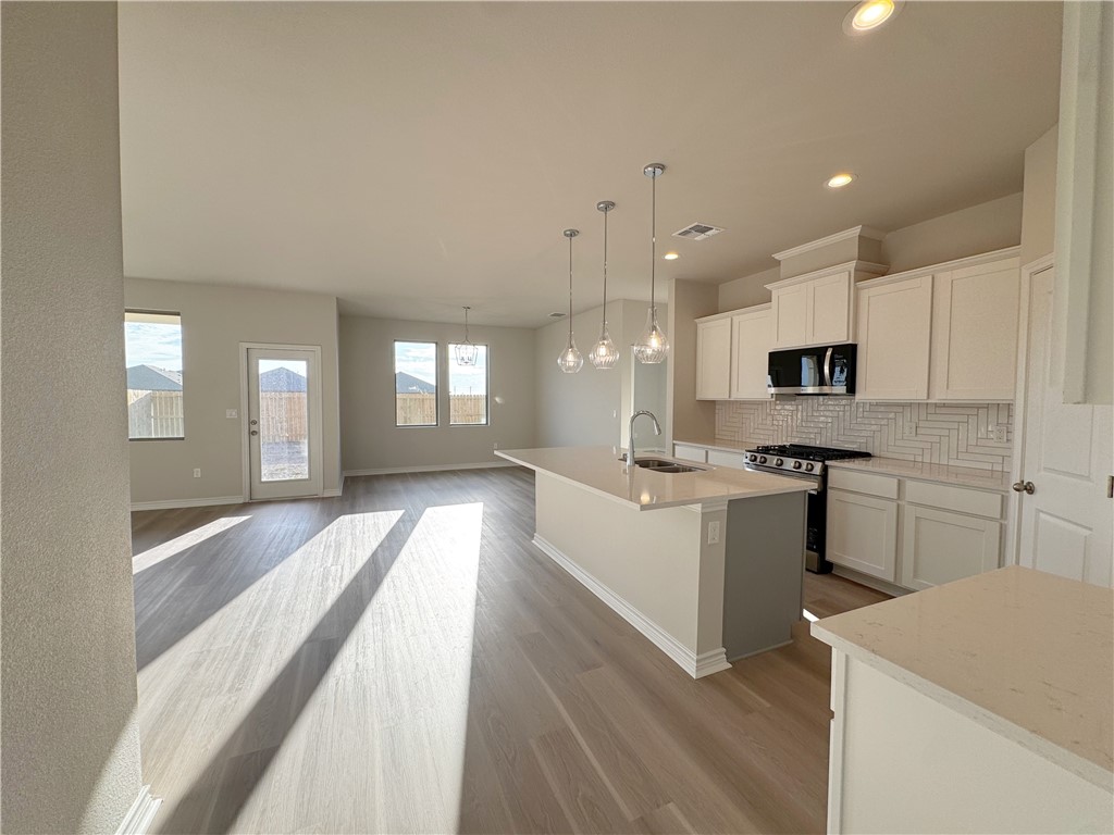 2610 Westeros St Property Photo 3