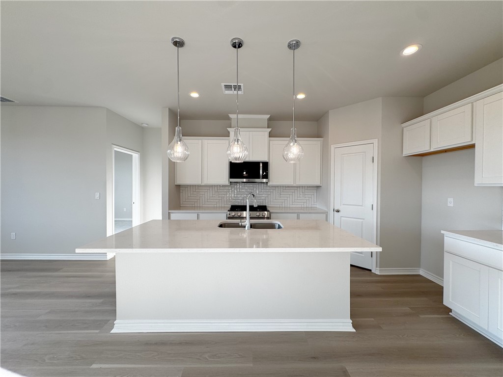 2610 Westeros St Property Photo 4