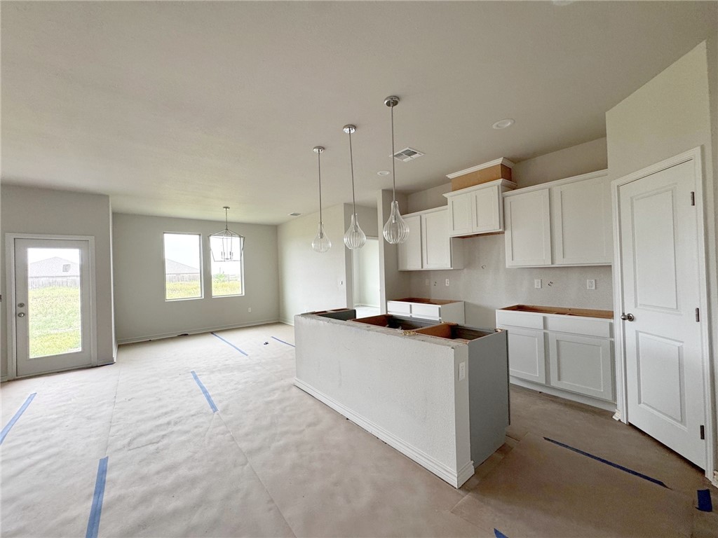 2610 Westeros St Property Photo 5
