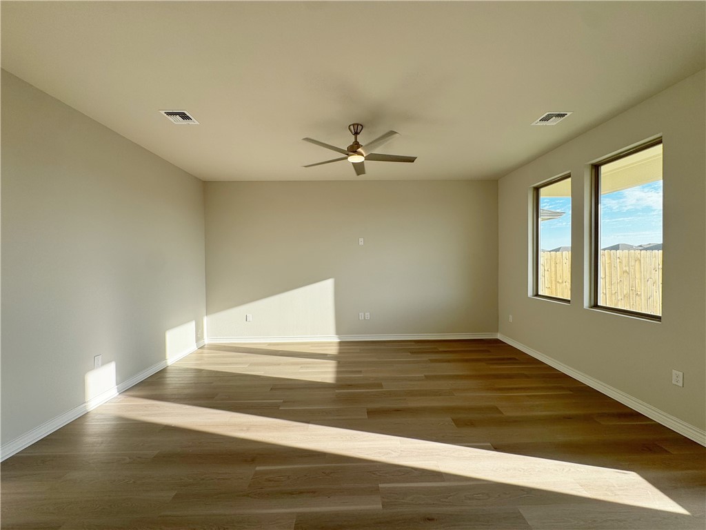 2610 Westeros St Property Photo 7