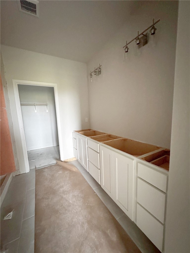 2610 Westeros St Property Photo 14