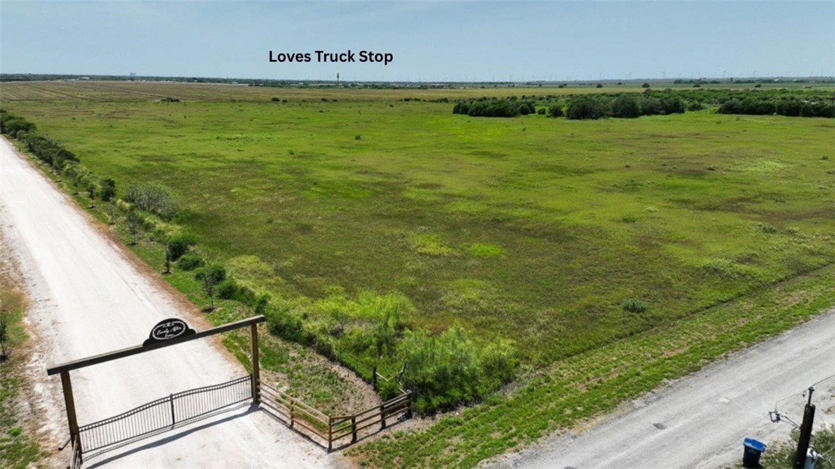 00 Cr 2431 Property Photo 3