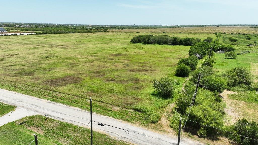 00 Cr 2431 Property Photo 4