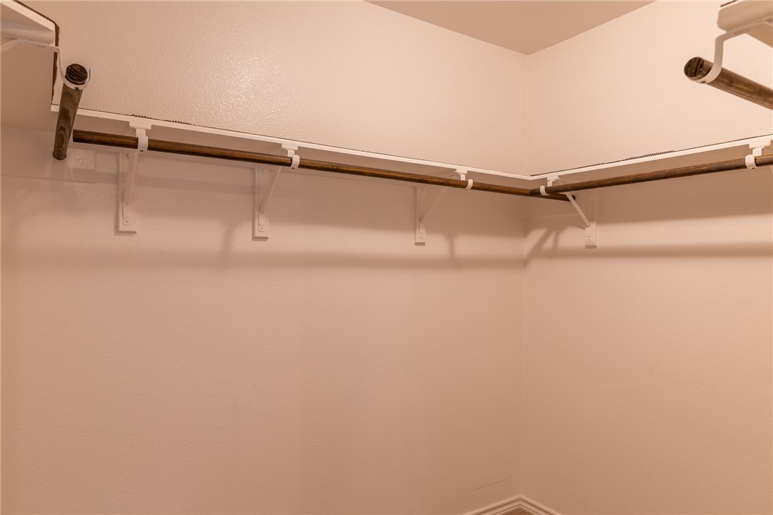 3741 Wl Breeding Dr Property Photo 10