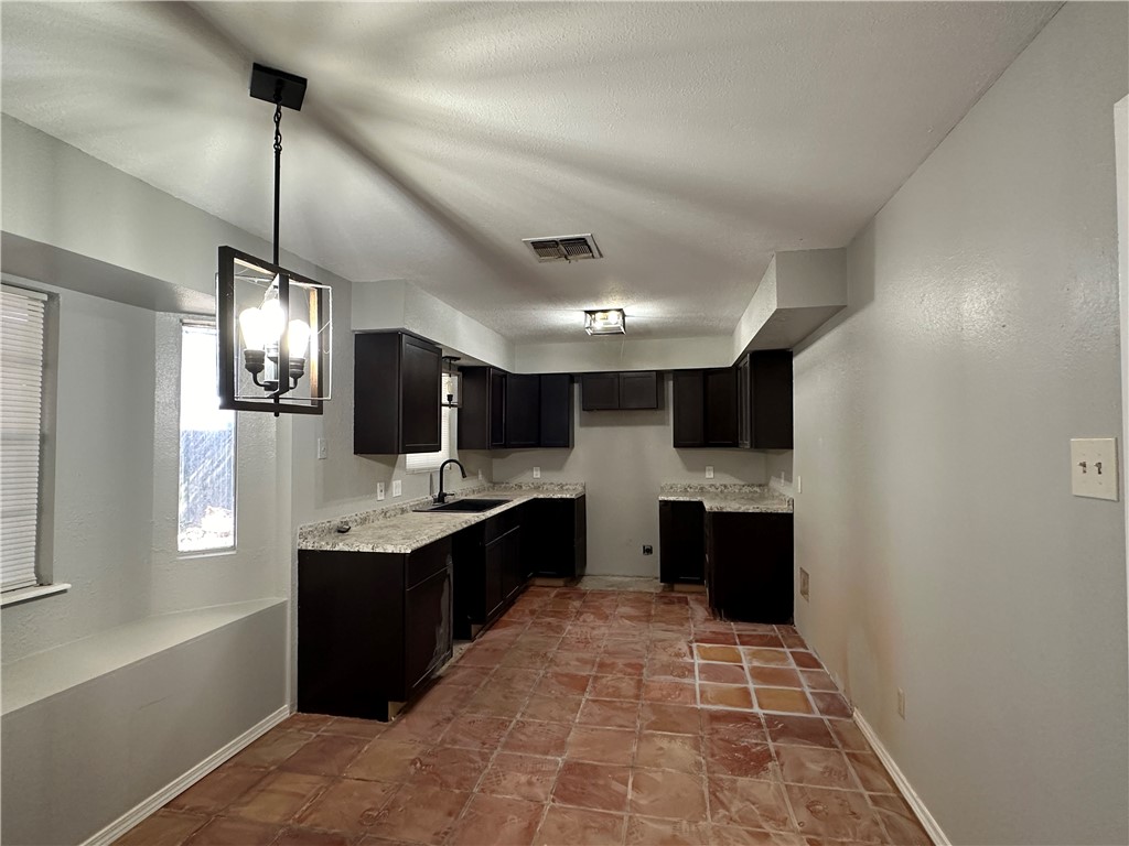 2733 Silverspur Dr Property Photo 2