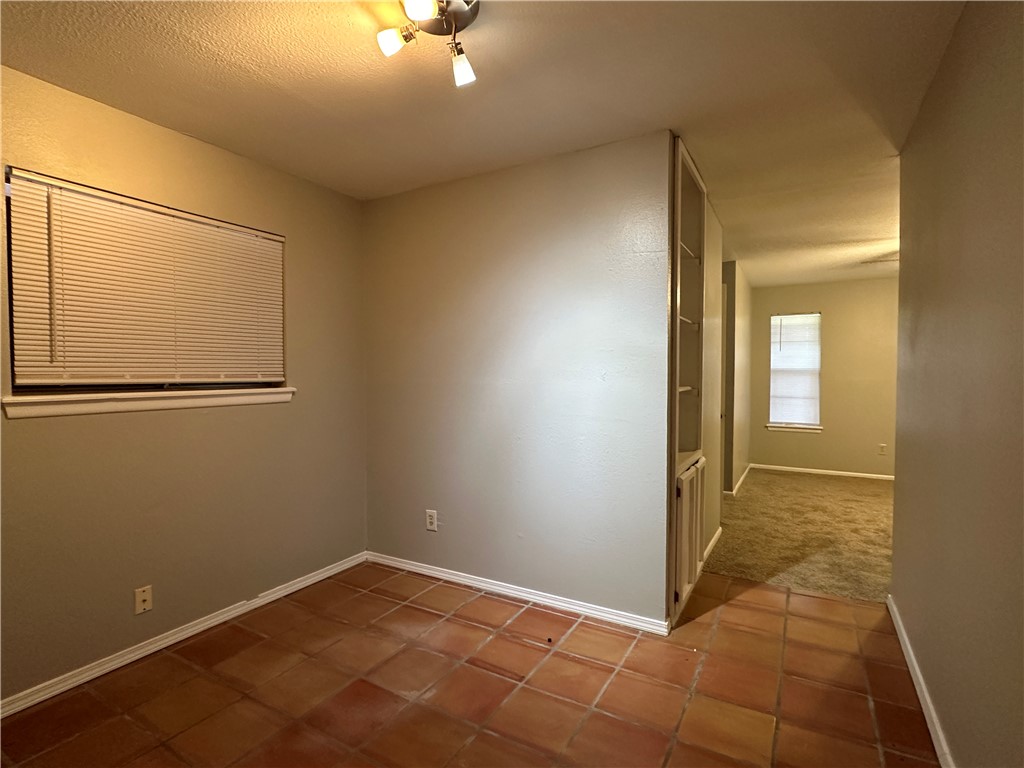 2733 Silverspur Dr Property Photo 9