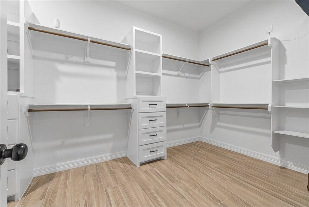 2326 Shaftsbury Dr Property Photo 35