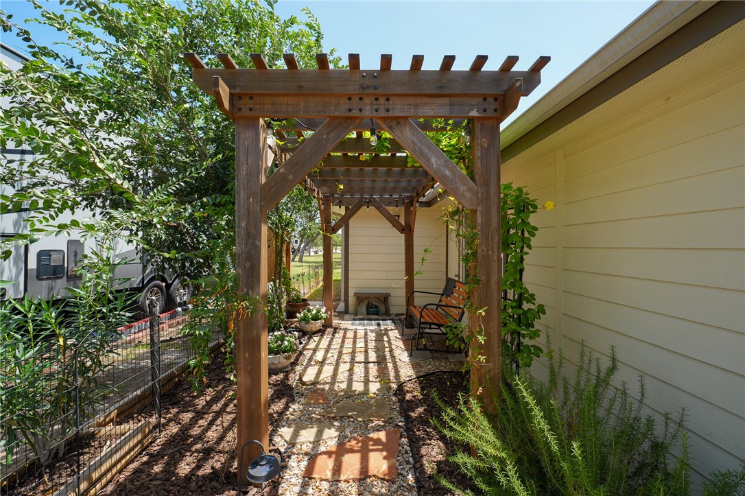 72 Augusta Property Photo 24