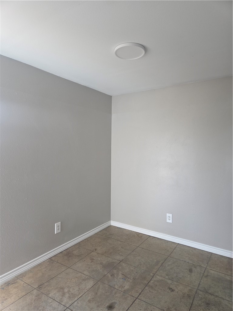 3001 Lewis St C Property Photo 3