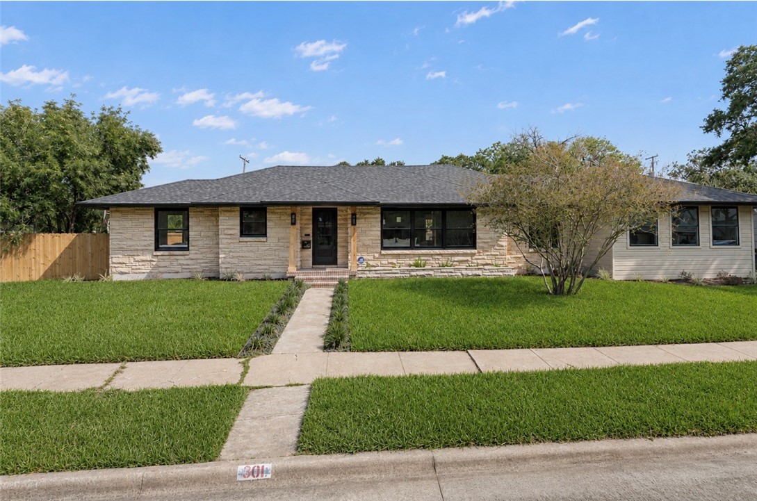 301 Pasadena Pl Property Photo 1