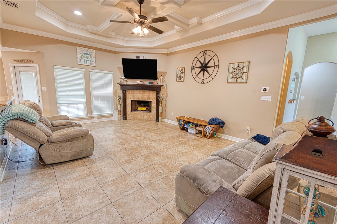 2546 Retta Dr Property Photo 4