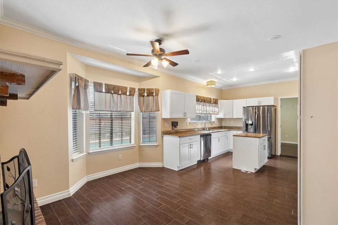 6601 Whitewing Dr Property Photo 3