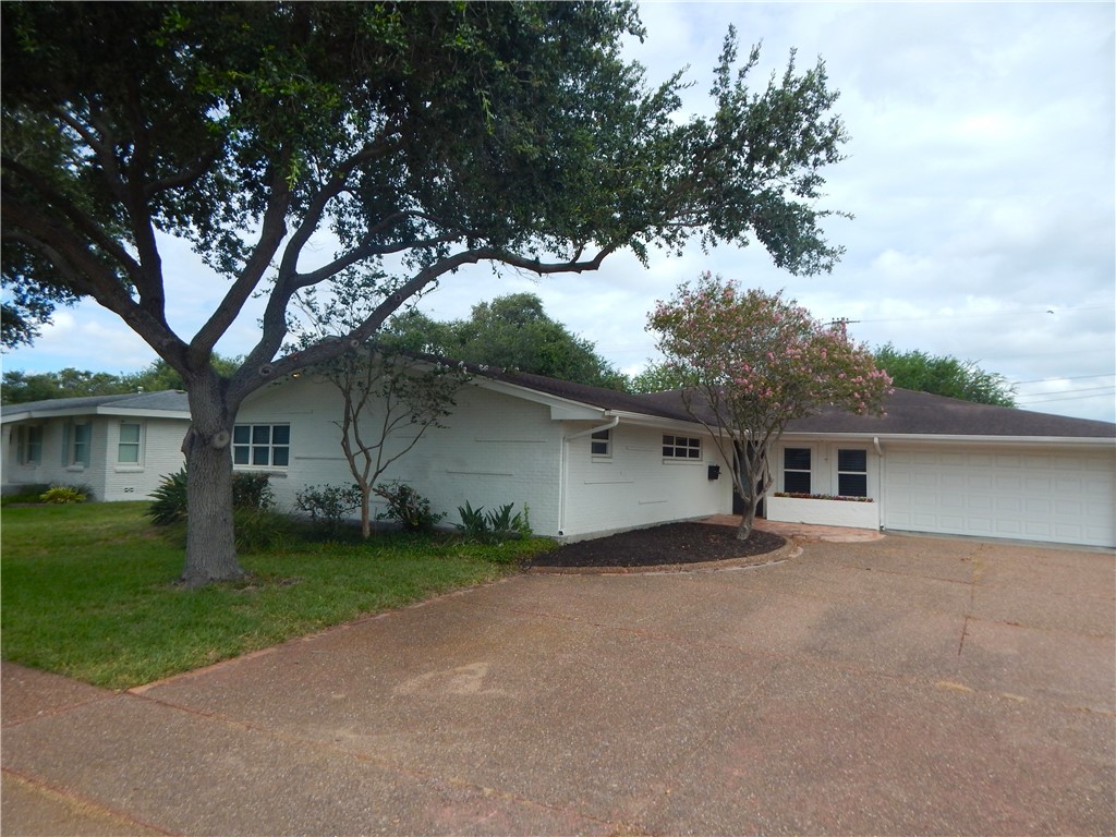 302 Dolphin Pl Property Photo 29