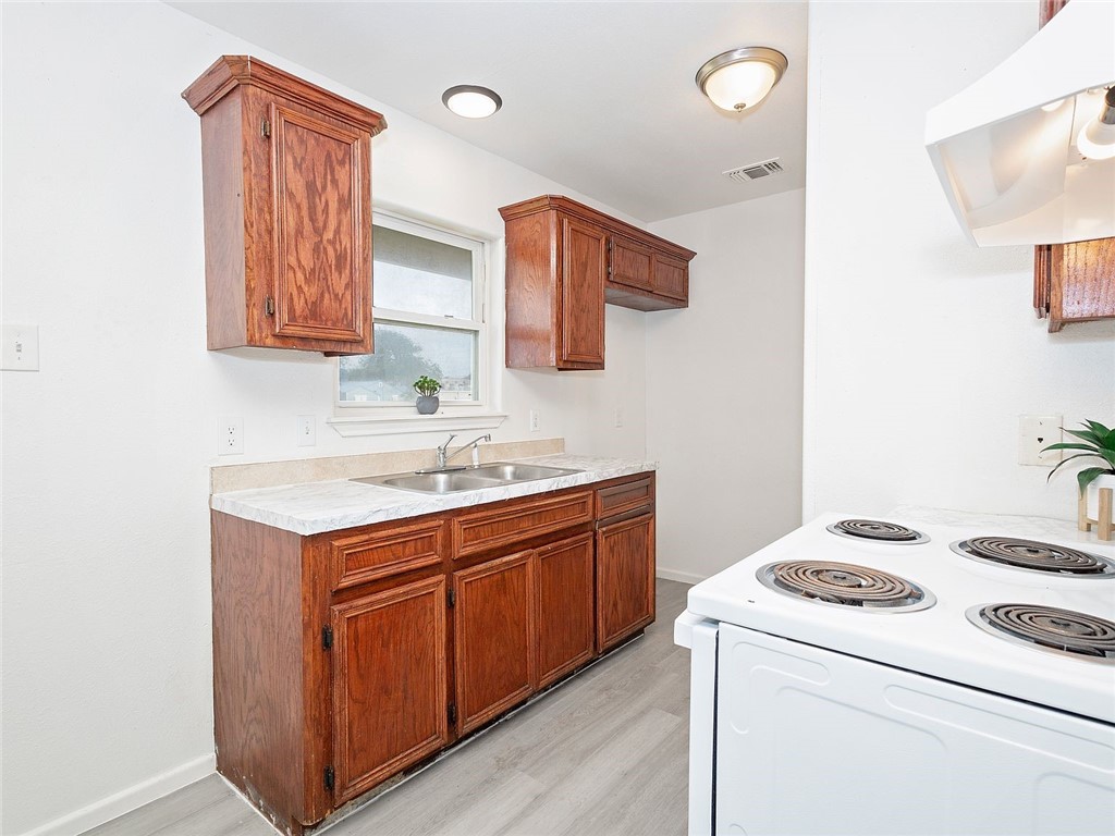 1802 16th St Property Photo 6