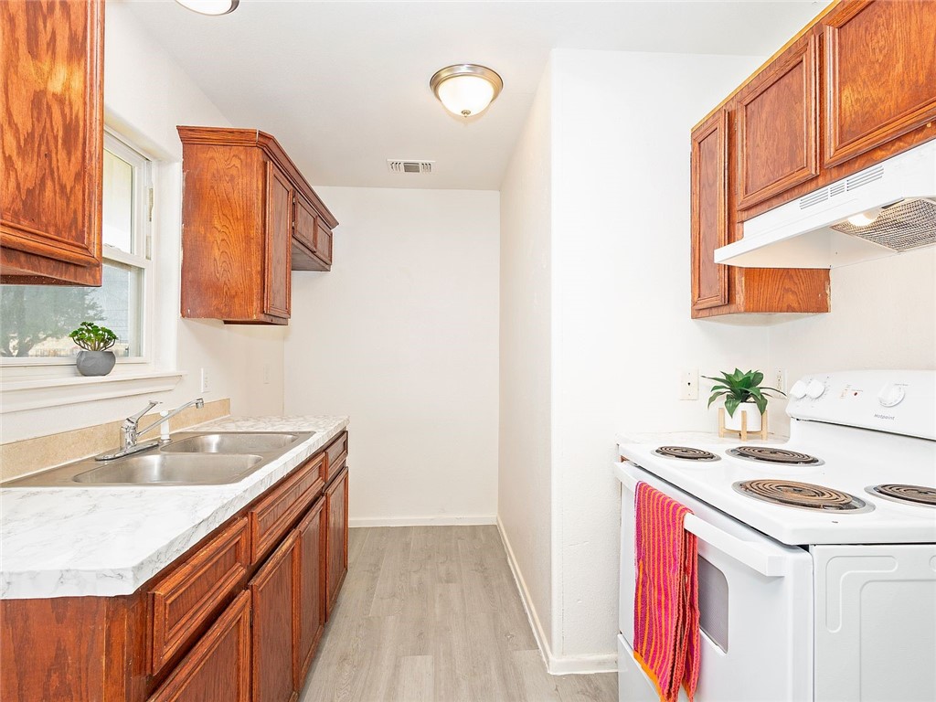 1802 16th St Property Photo 7
