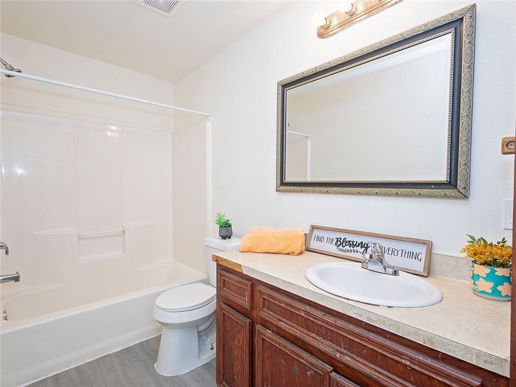 1802 16th St Property Photo 11