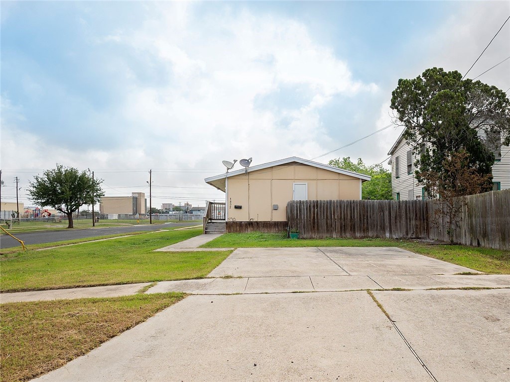 1802 16th St Property Photo 18