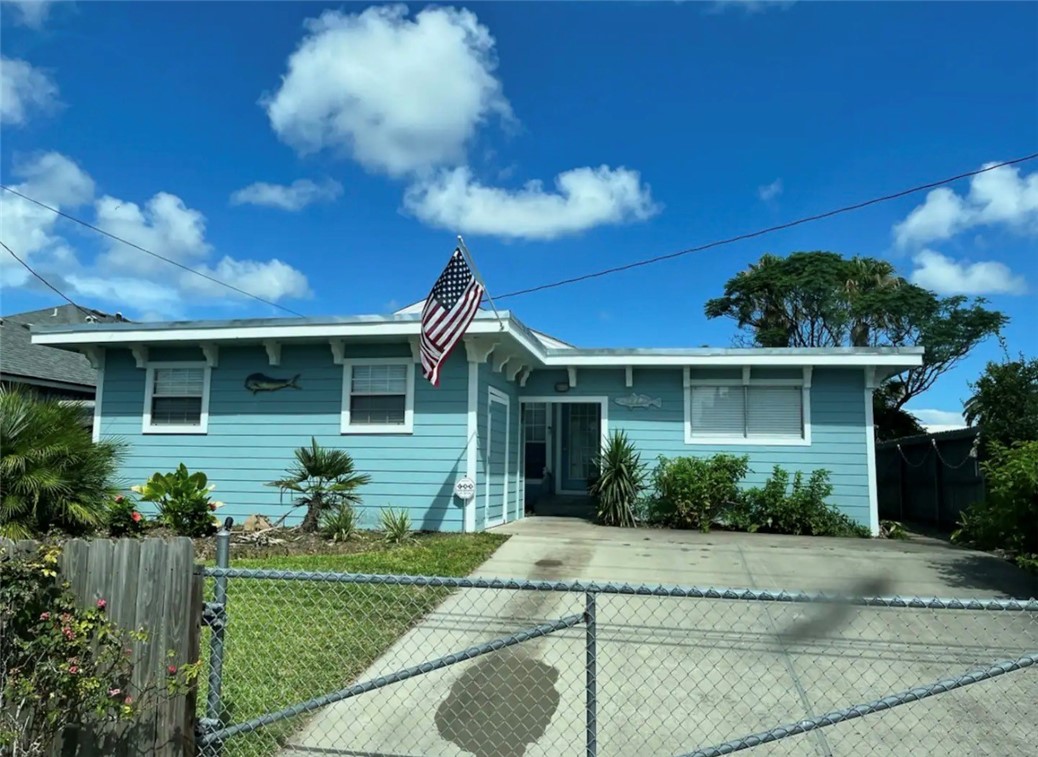 3417 Laguna Shores Property Photo 1