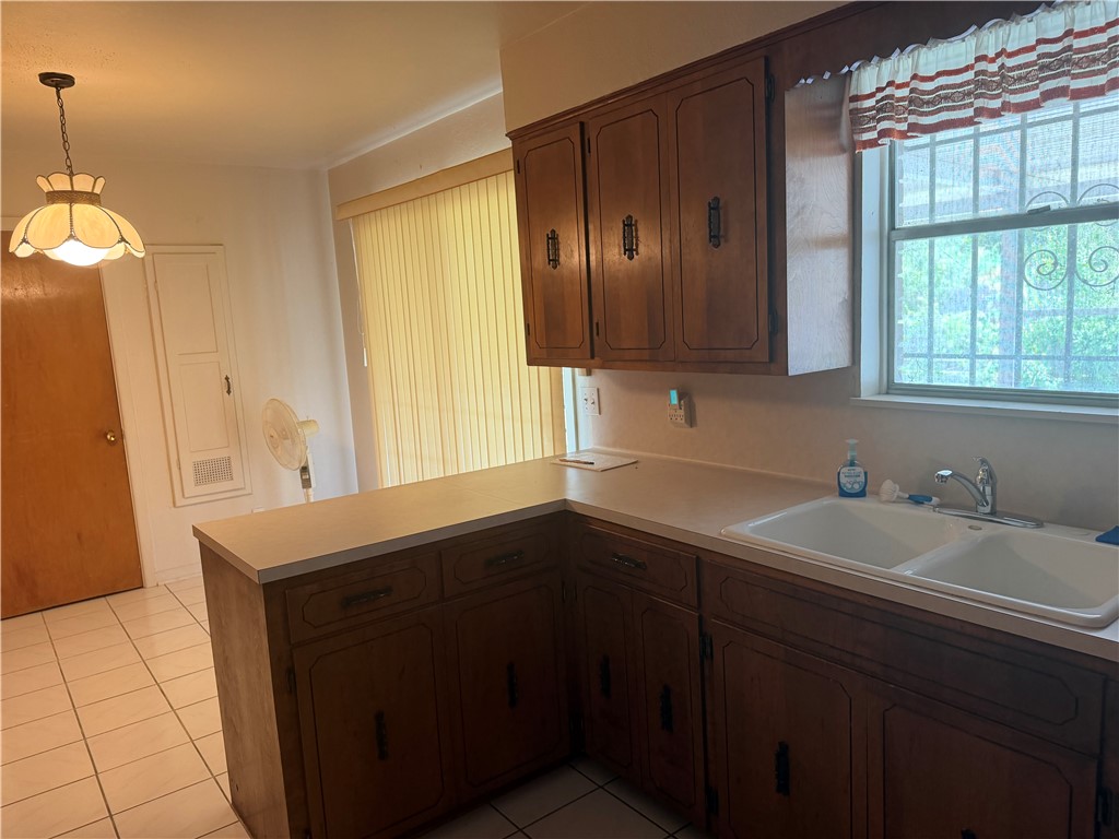 903 W Avenue I Property Photo 4