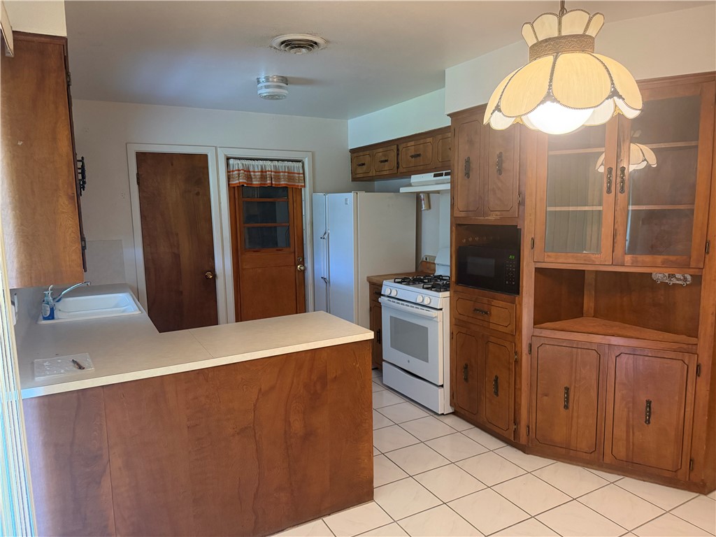 903 W Avenue I Property Photo 5