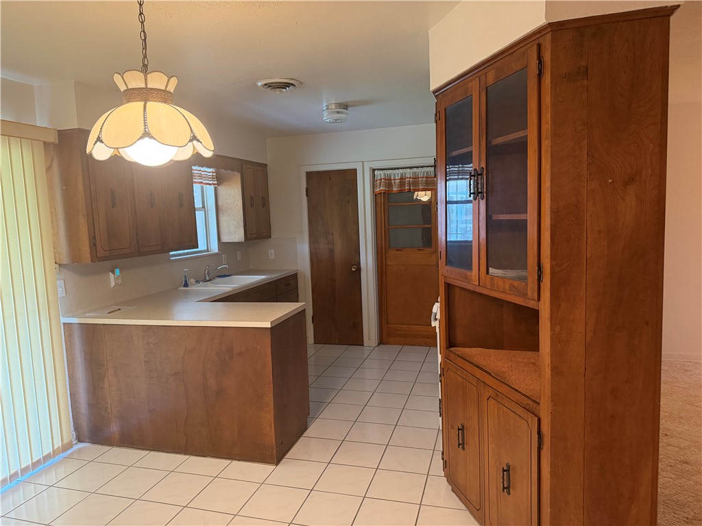 903 W Avenue I Property Photo 6