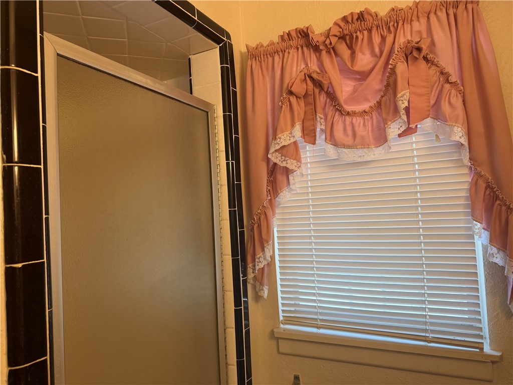 903 W Avenue I Property Photo 15