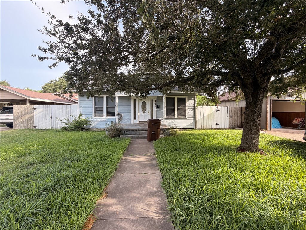 723 W Alice Ave Property Photo 1