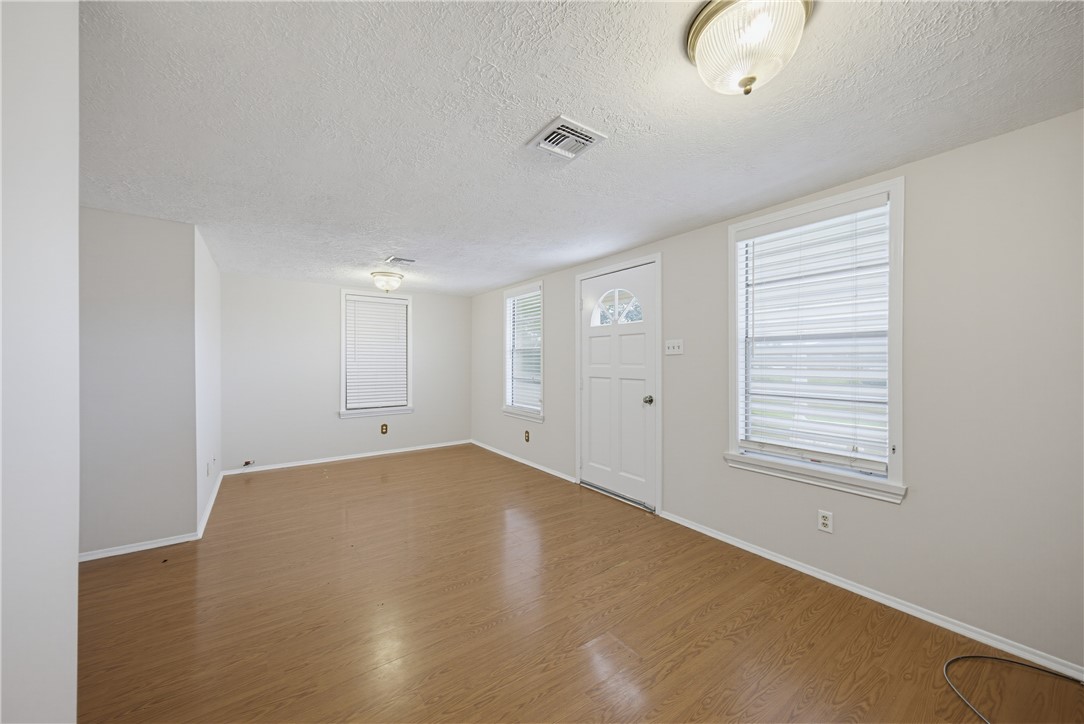 413 E Fulton St Property Photo 5