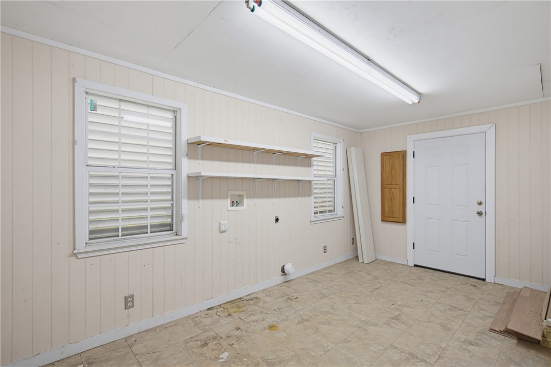 413 E Fulton St Property Photo 23