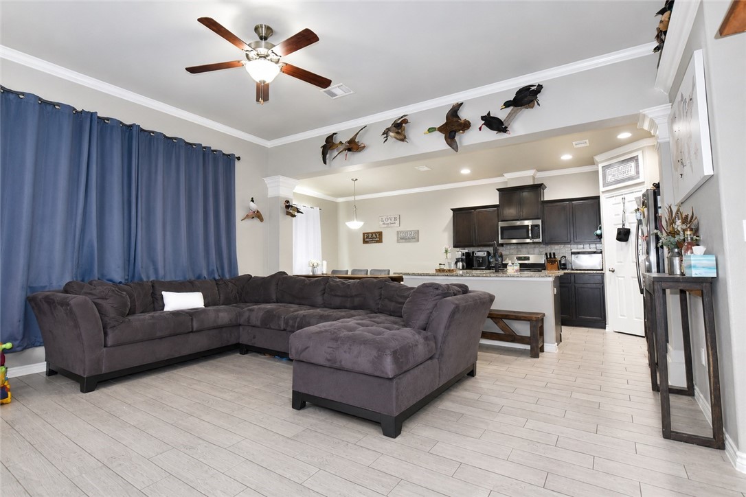 3013 Maverick Property Photo 6