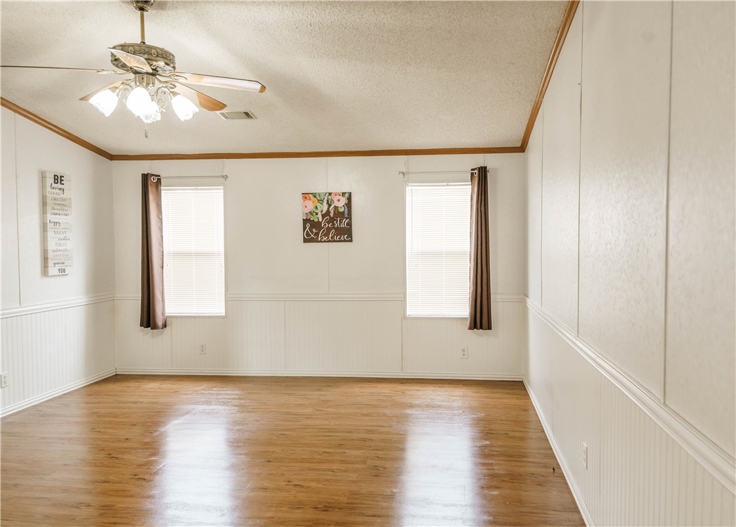 207 Dunbar St Property Photo 5