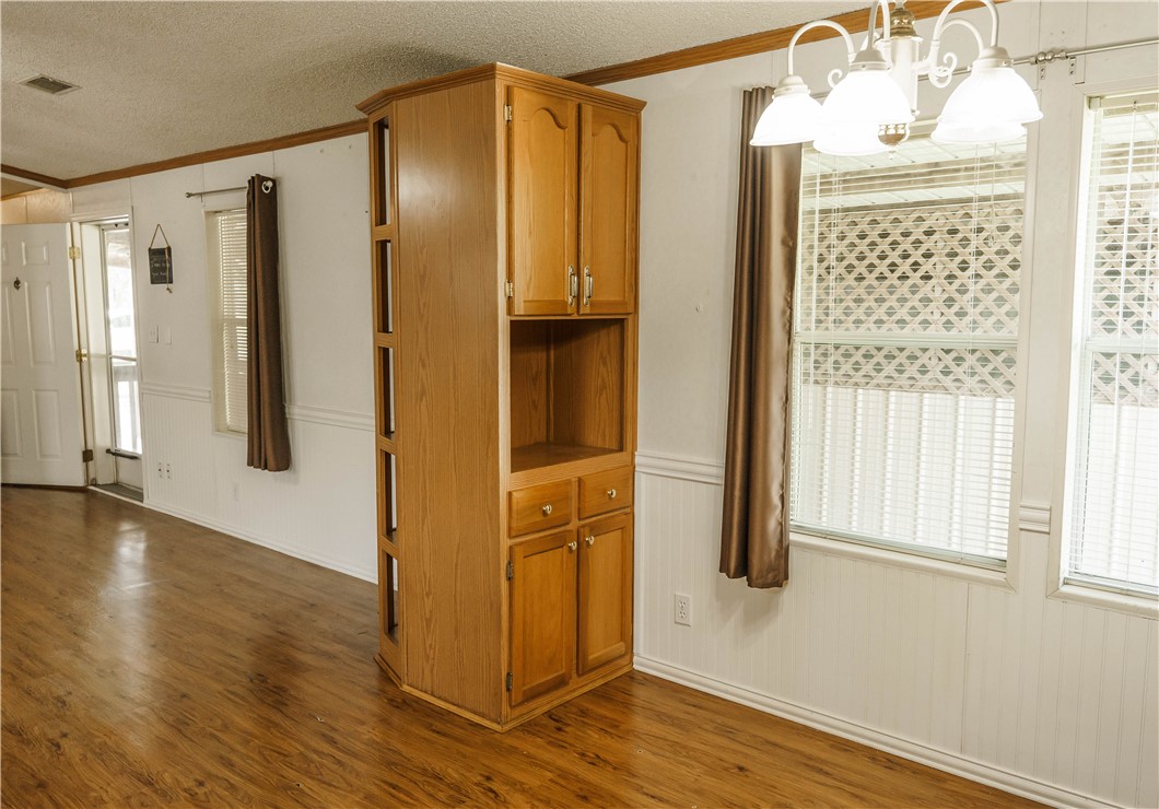207 Dunbar St Property Photo 8