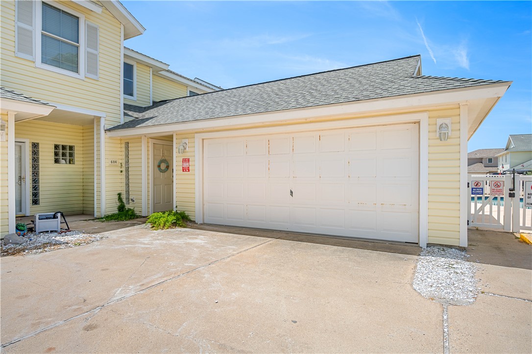 15102 Leeward Dr 604 Property Photo 1