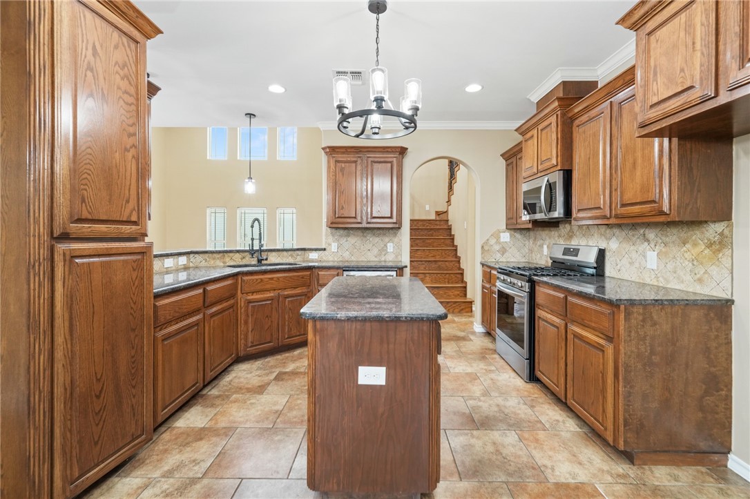 3729 Lake Hawkins Ct Property Photo 7
