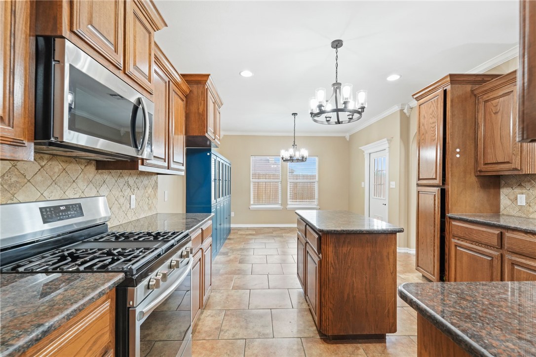3729 Lake Hawkins Ct Property Photo 9
