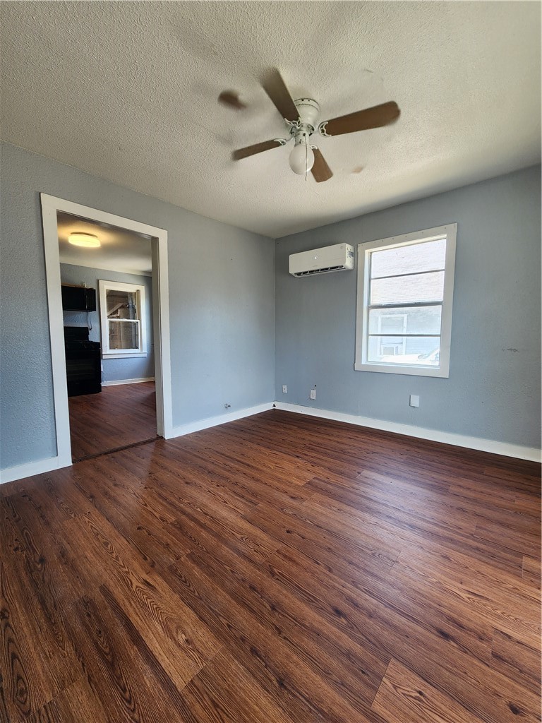 1109 14th St Property Photo 2