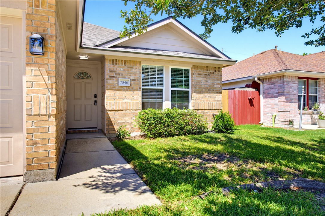 7846 Calgary Dr Property Photo 2