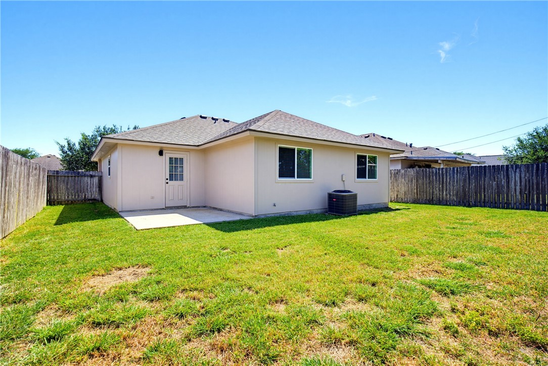 7846 Calgary Dr Property Photo 3
