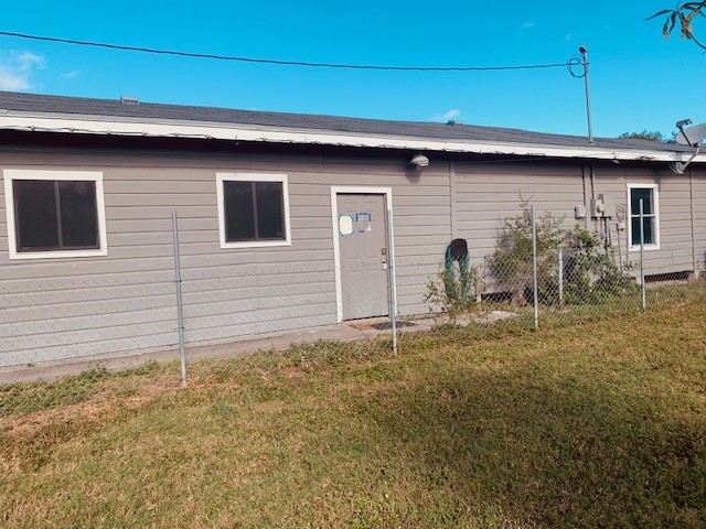 221 1/2 W Corral Ave Property Photo 1